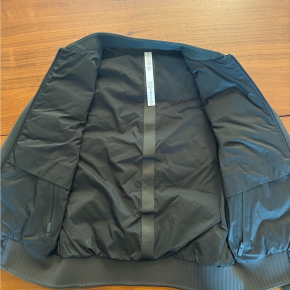 Lululemon Down & Around Bomber (Reversible) - Size 2 - Picture 3 of 5
